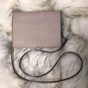 Calvin Klein Side Bag in Baby Pink!✨